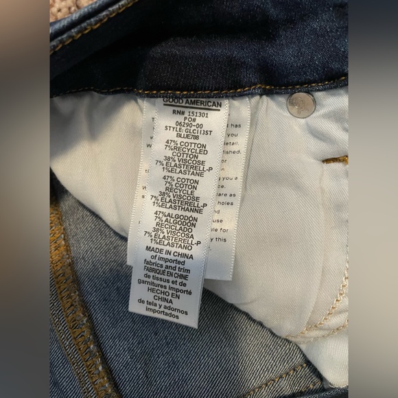 Good American High Waist Good Legs Cropped - Picture 7 of 7